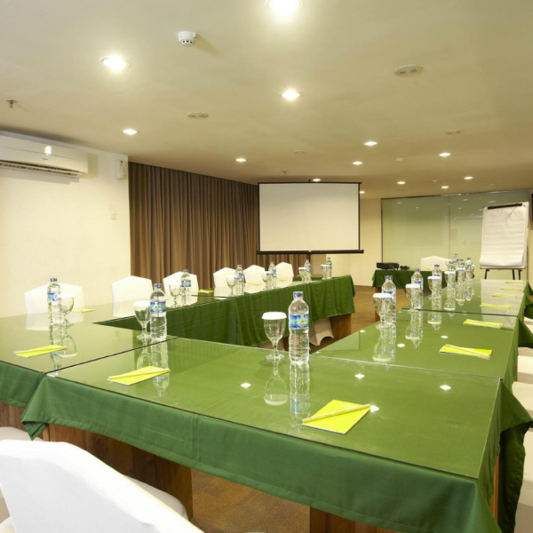 Whiz Hotel - Image 3
